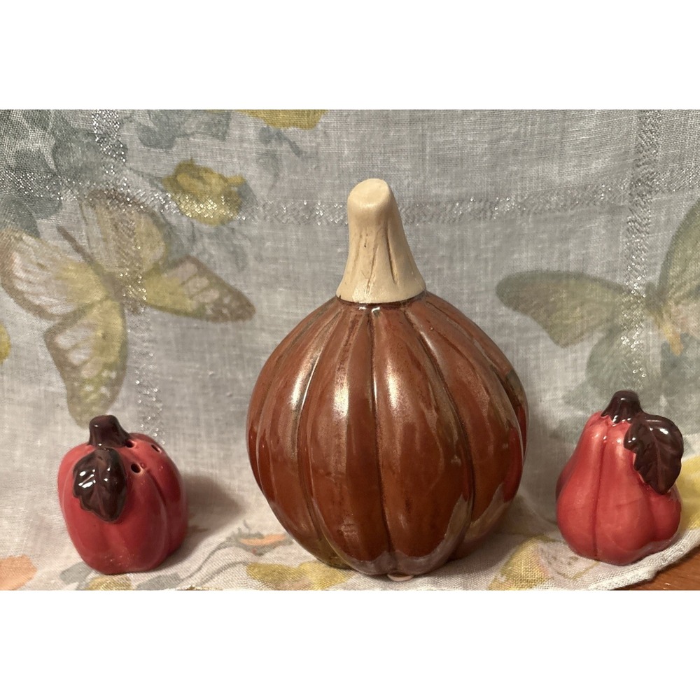 3  PIECE CERAMIC SALT AND PEPPER SHAKER WITH A CENTERPIECE‎ PUMPKINS FALL - Picture 6 of 11